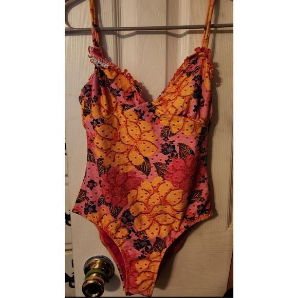 🌺 Farm Rio One-Piece Swimsuit – Size XS/Small – NEW - Picture 4 of 6
